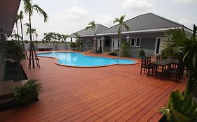 ร่องแซง รีสอร์ท